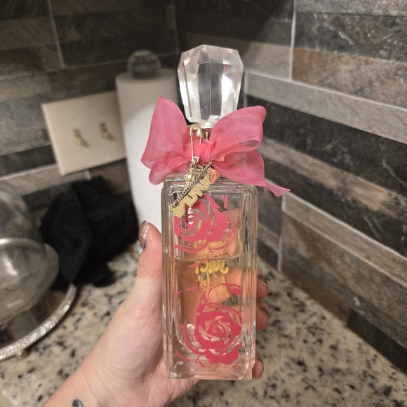 Juicy - Picture 2 of 7